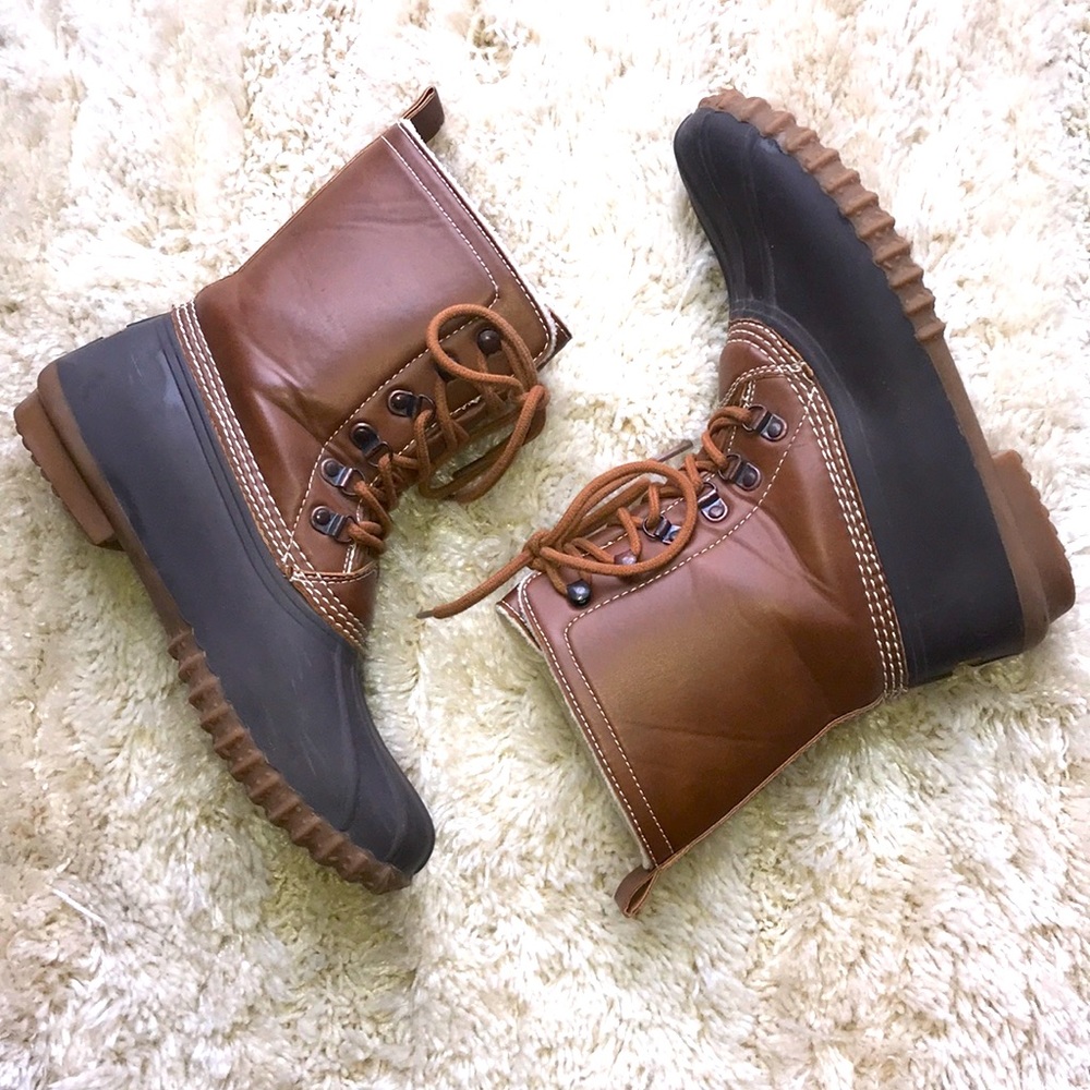 Duck boots